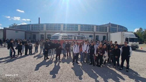 6464d8a2-8d01-435b-ae2c-27759ffbfef5.jpg