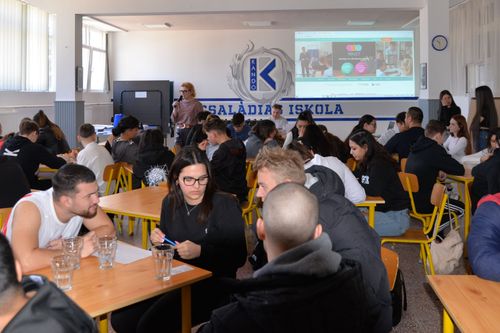 Inspiráló előadással indult a PÉNZ7- 2. nap